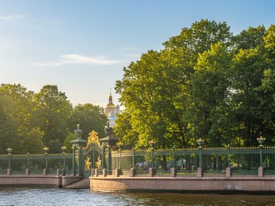 Прогулка на катере мимо Летнего сада