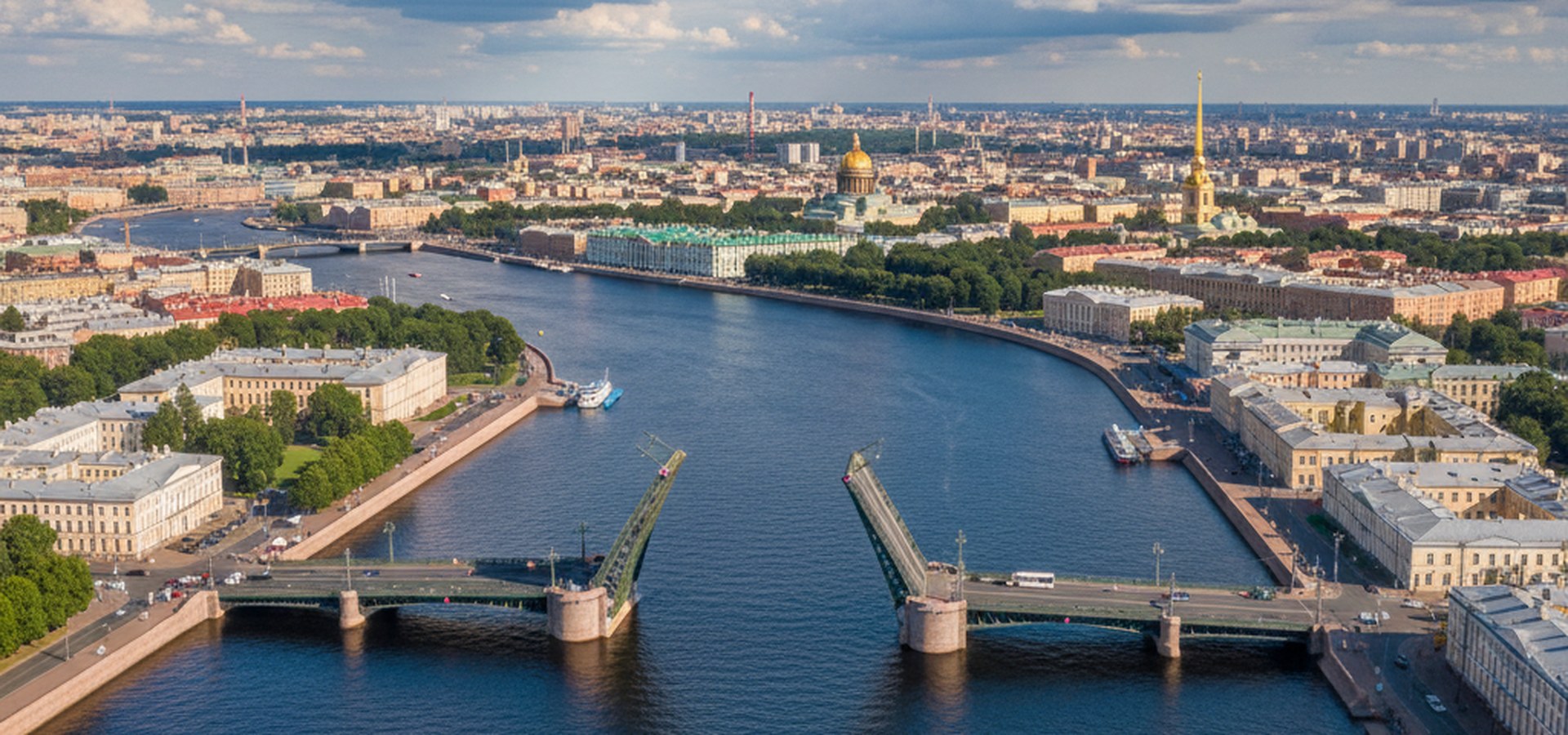 Глубина реки Нева в Санкт-Петербурге