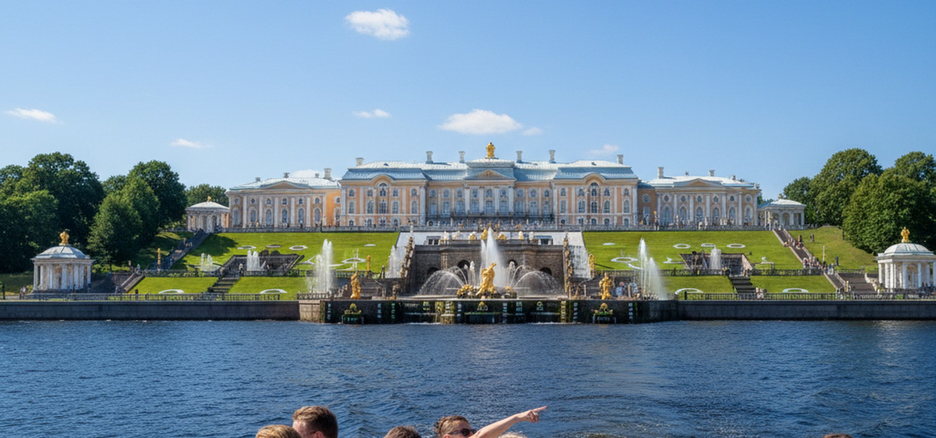 Катер в Петергоф из Санкт-Петербурга — трансфер по воде через Финский залив