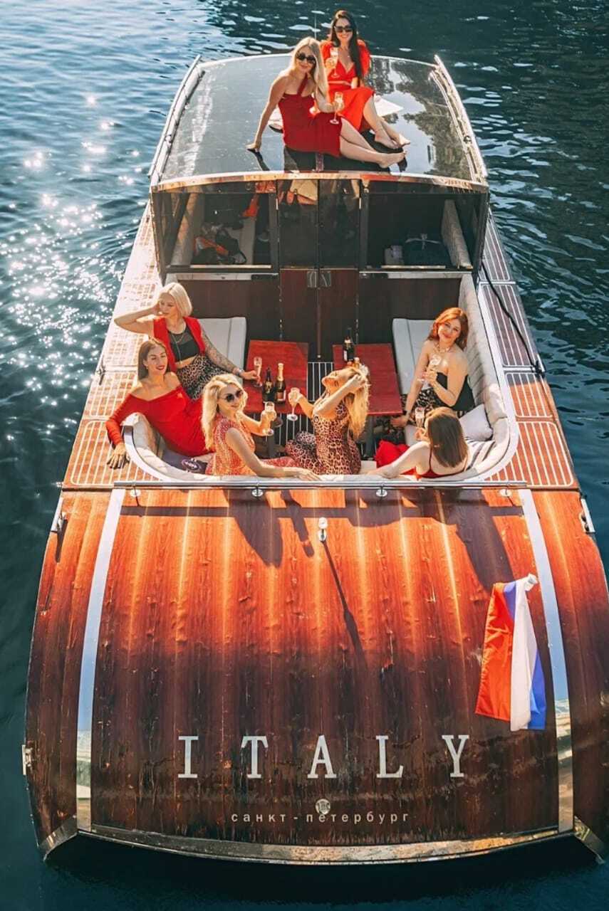 Катер Итали (Italy) — аренда катера с капитаном СПб