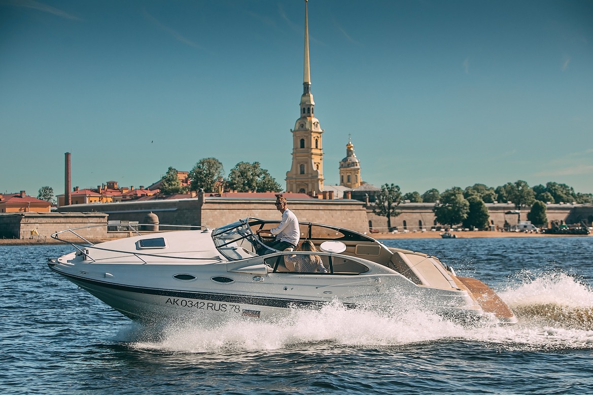 Катер Регал Regal “Montana” 26 — прокат катера по каналам