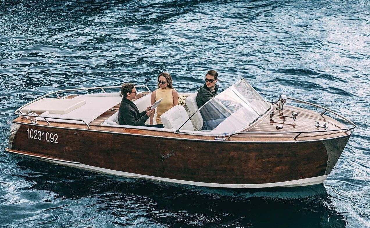 Катер Рива (Riva) — салон и зона отдыха