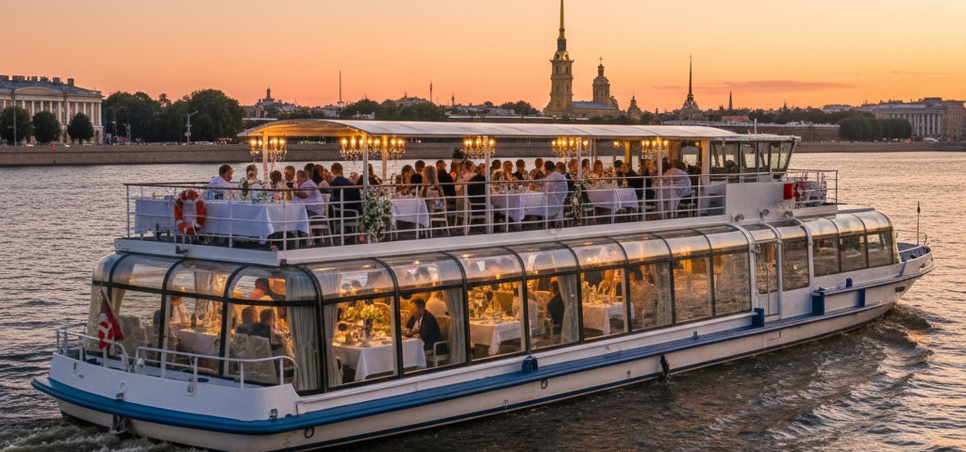 Аренда теплохода на 30 человек в Санкт-Петербурге — банкет на воде