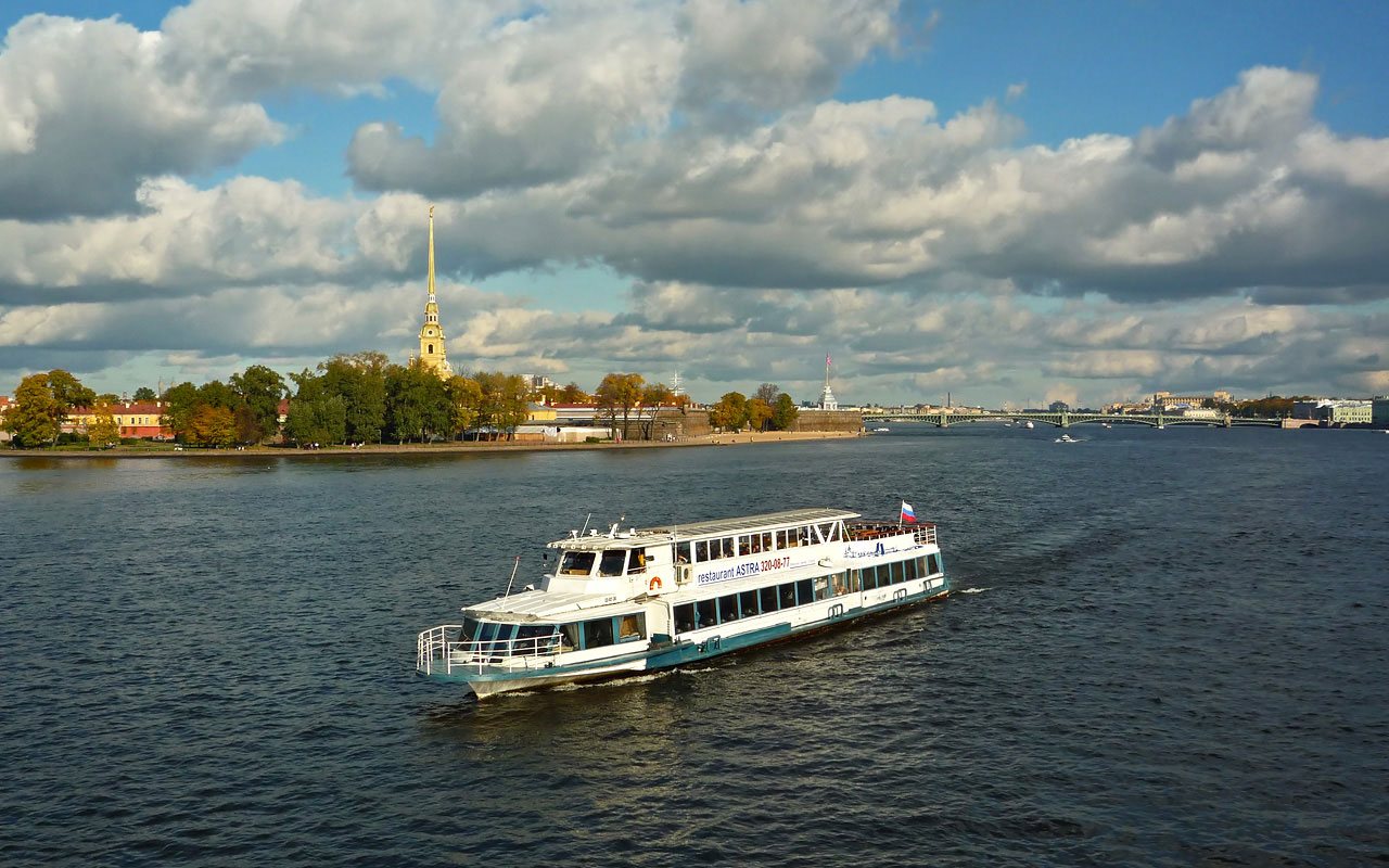 Теплоход Астра — банкетный зал на теплоходе
