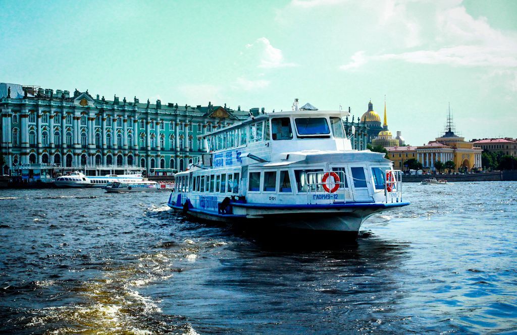 Теплоход Глория — теплоход для мероприятия в Петербурге