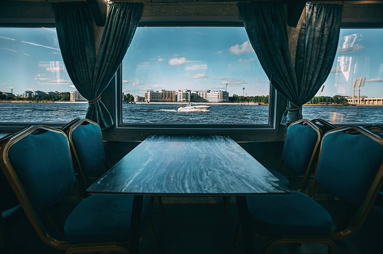 Теплоход Христина — аренда теплохода в СПб