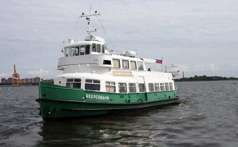 Теплоход Рипербан — аренда в Петербурге