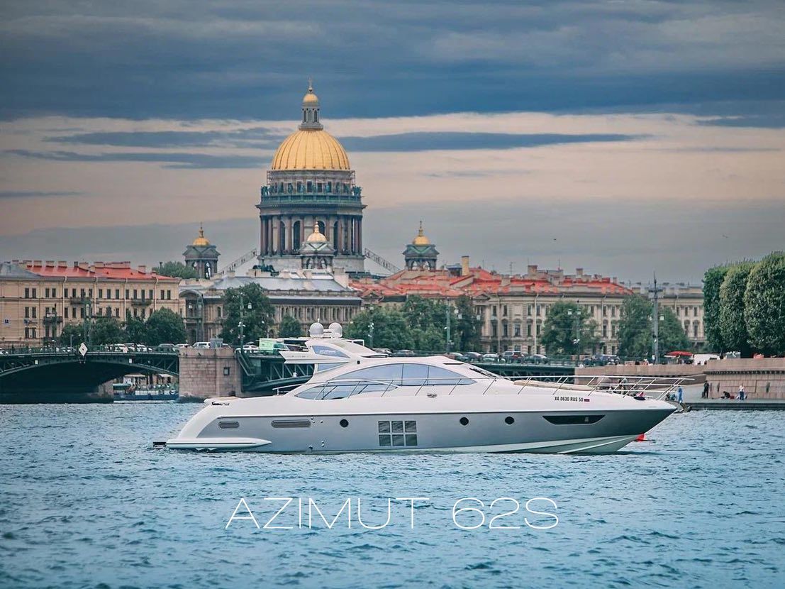 Яхта Азимут 62 / Azimut 62 — зона отдыха на яхте