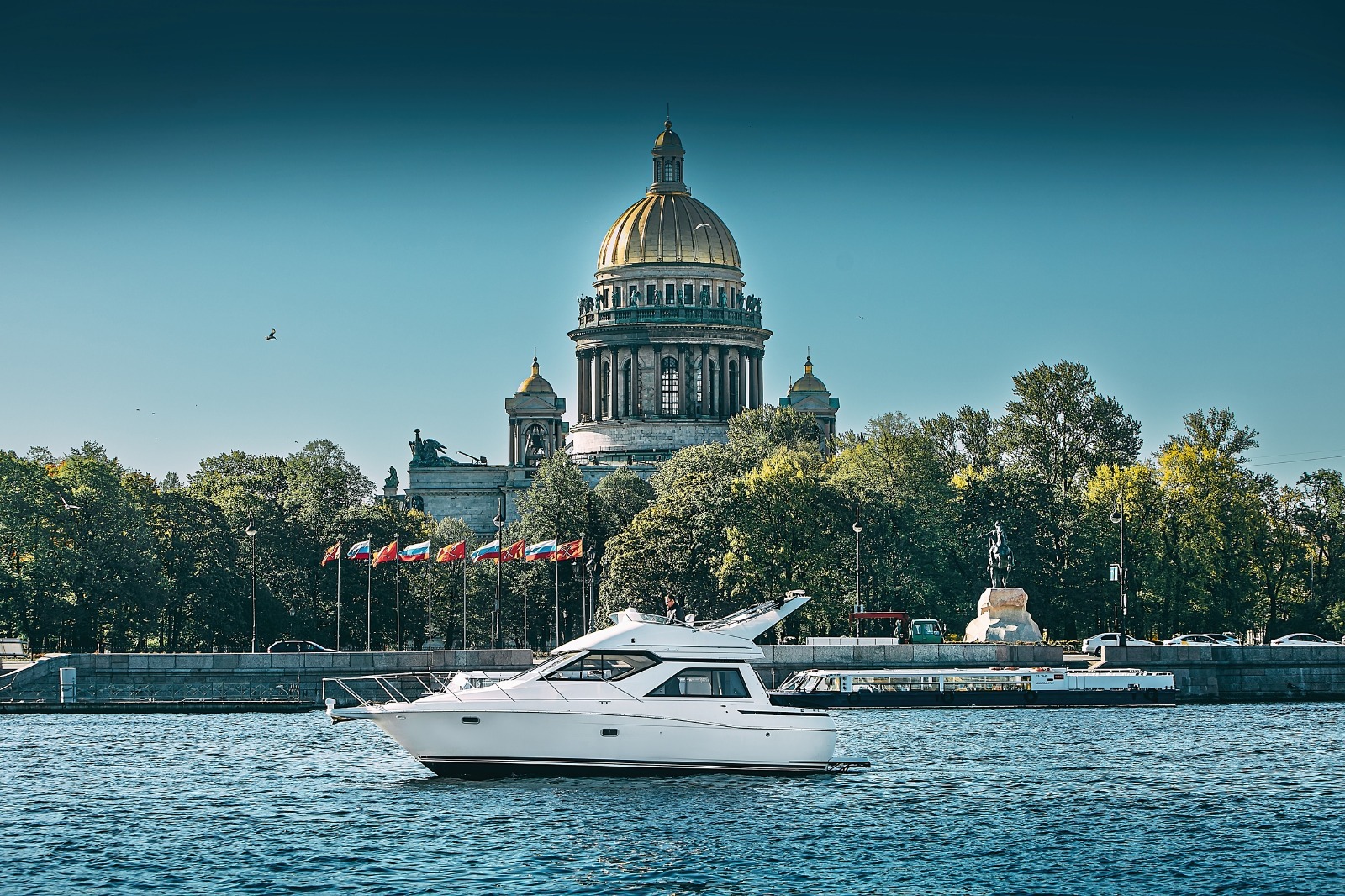 Яхта Мэмфис, моторная яхта для романтического предложения