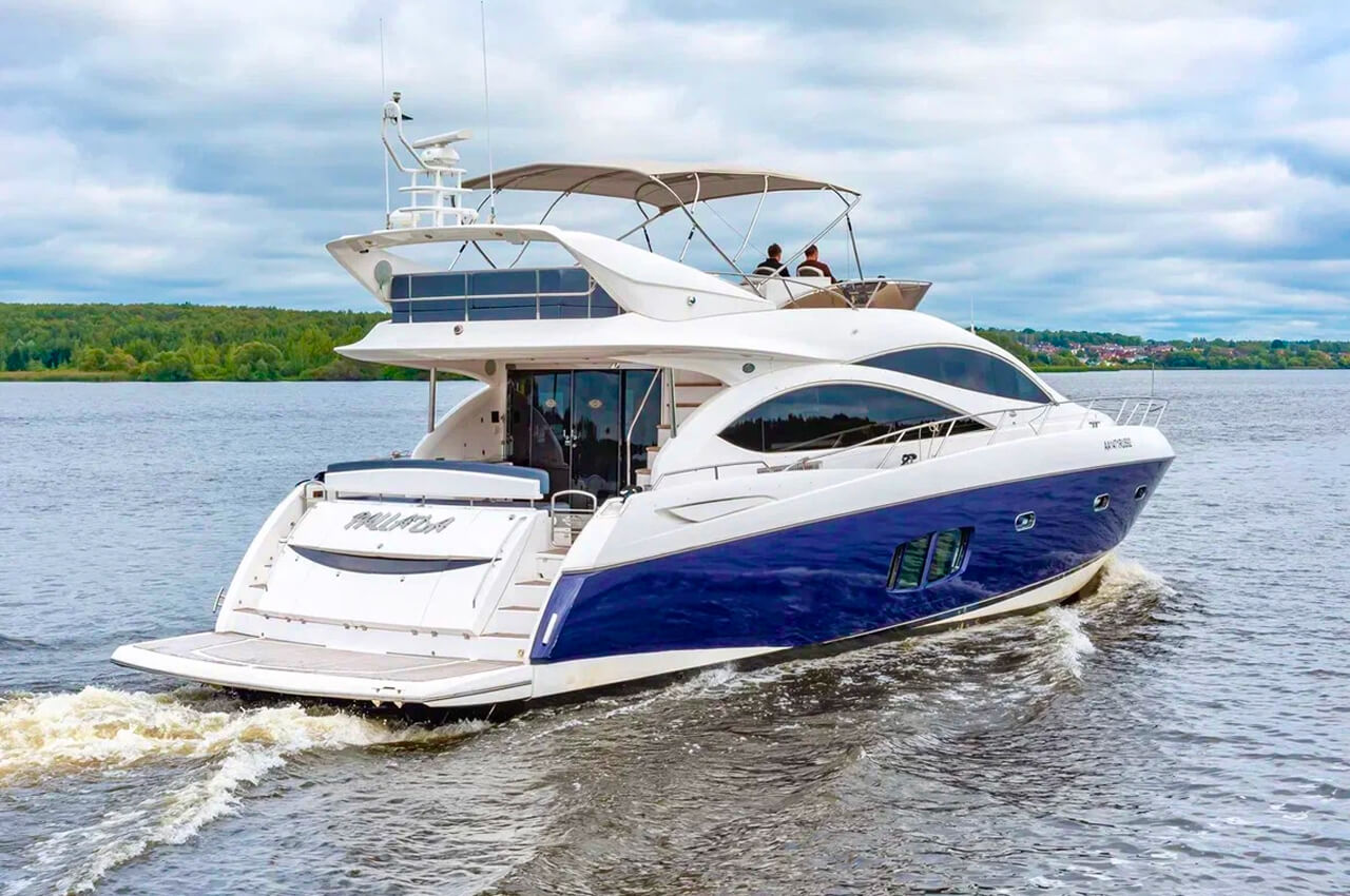 Яхта Sunseeker Pallada 70 — аренда яхты с экипажем СПб